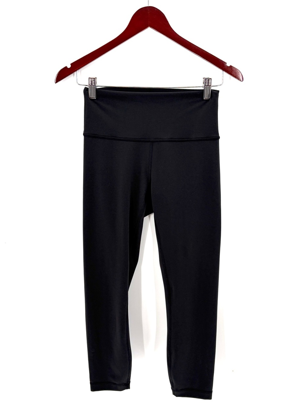 The Lululemon Wunder Train High-Rise Crop 23" LW6BNFS Legging